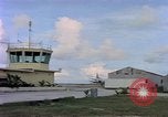 Standbild tower Controller Diego Garcia Insel im Indischen Ozean, 1979, aus Sekunde 56 historischem Filmmaterial Videoclip 65675055645