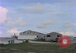 Standbild tower Controller Diego Garcia Insel im Indischen Ozean, 1979, aus Sekunde 57 historischem Filmmaterial Videoclip 65675055645