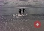 Standbild Flieger am Strand Diego Garcia Insel im Indischen Ozean, 1979, aus Sekunde 38 historischem Filmmaterial Videoclip 65675055646