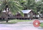 Standbild Gebäude am Strand Diego Garcia Insel im Indischen Ozean, 1979, aus Sekunde 21 historischem Filmmaterial Videoclip 65675055647