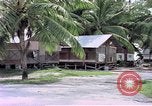 Standbild Gebäude am Strand Diego Garcia Insel im Indischen Ozean, 1979, aus Sekunde 24 historischem Filmmaterial Videoclip 65675055647