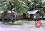 Standbild Gebäude am Strand Diego Garcia Insel im Indischen Ozean, 1979, aus Sekunde 26 historischem Filmmaterial Videoclip 65675055647