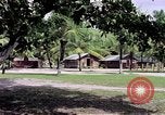 Standbild Gebäude am Strand Diego Garcia Insel im Indischen Ozean, 1979, aus Sekunde 46 historischem Filmmaterial Videoclip 65675055647