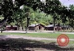 Standbild Gebäude am Strand Diego Garcia Insel im Indischen Ozean, 1979, aus Sekunde 48 historischem Filmmaterial Videoclip 65675055647