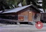 Standbild Gebäude am Strand Diego Garcia Insel im Indischen Ozean, 1979, aus Sekunde 61 historischem Filmmaterial Videoclip 65675055647