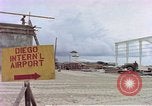 Standbild USA airmen Diego Garcia Insel im Indischen Ozean, 1979, aus Sekunde 18 historischem Filmmaterial Videoclip 65675055648