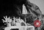Standbild der heiligen Bernadette's Centennial Washington DC USA, 1958, aus Sekunde 19 historischem Filmmaterial Videoclip 65675055661