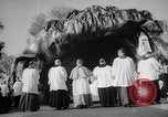 Standbild der heiligen Bernadette's Centennial Washington DC USA, 1958, aus Sekunde 27 historischem Filmmaterial Videoclip 65675055661