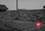 Standbild Fußballspiel East Lansing Michigan USA, 1958, aus Sekunde 8 historischem Filmmaterial Videoclip 65675055663