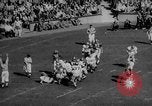 Standbild Fußballspiel East Lansing Michigan USA, 1958, aus Sekunde 24 historischem Filmmaterial Videoclip 65675055663