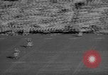 Standbild Fußballspiel East Lansing Michigan USA, 1958, aus Sekunde 31 historischem Filmmaterial Videoclip 65675055663
