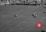 Standbild Fußballspiel East Lansing Michigan USA, 1958, aus Sekunde 33 historischem Filmmaterial Videoclip 65675055663