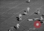 Standbild Fußballspiel East Lansing Michigan USA, 1958, aus Sekunde 35 historischem Filmmaterial Videoclip 65675055663