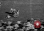 Standbild Fußballspiel East Lansing Michigan USA, 1958, aus Sekunde 37 historischem Filmmaterial Videoclip 65675055663