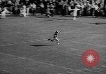 Standbild Fußballspiel East Lansing Michigan USA, 1958, aus Sekunde 44 historischem Filmmaterial Videoclip 65675055663