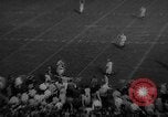 Standbild Fußballspiel East Lansing Michigan USA, 1958, aus Sekunde 58 historischem Filmmaterial Videoclip 65675055663