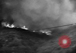 Immagine di Infuriano gli incendi forestali Malibu California USA, 1958, secondo 13 filmato di repertorio 65675055665
