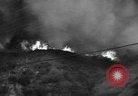 Immagine di Infuriano gli incendi forestali Malibu California USA, 1958, secondo 14 filmato di repertorio 65675055665