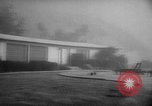 Immagine di Infuriano gli incendi forestali Malibu California USA, 1958, secondo 33 filmato di repertorio 65675055665