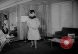 Standbild Leder fashion parade Pazifik, 1960, aus Sekunde 15 historischem Filmmaterial Videoclip 65675055684