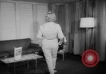 Standbild Leder fashion parade Pazifik, 1960, aus Sekunde 21 historischem Filmmaterial Videoclip 65675055684