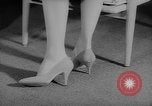 Standbild Leder fashion parade Pazifik, 1960, aus Sekunde 36 historischem Filmmaterial Videoclip 65675055684