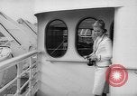 Standbild Leder fashion parade Pazifik, 1960, aus Sekunde 47 historischem Filmmaterial Videoclip 65675055684