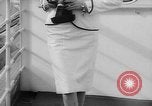 Standbild Leder fashion parade Pazifik, 1960, aus Sekunde 51 historischem Filmmaterial Videoclip 65675055684