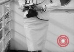 Standbild Leder fashion parade Pazifik, 1960, aus Sekunde 52 historischem Filmmaterial Videoclip 65675055684