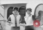 Standbild Leder fashion parade Pazifik, 1960, aus Sekunde 59 historischem Filmmaterial Videoclip 65675055684