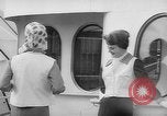 Standbild Leder fashion parade Pazifik, 1960, aus Sekunde 62 historischem Filmmaterial Videoclip 65675055684
