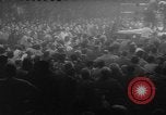 Standbild goldene Handschuhe New York City USA, 1960, aus Sekunde 9 historischem Filmmaterial Videoclip 65675055687