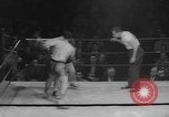 Standbild goldene Handschuhe New York City USA, 1960, aus Sekunde 21 historischem Filmmaterial Videoclip 65675055687
