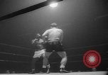 Standbild goldene Handschuhe New York City USA, 1960, aus Sekunde 38 historischem Filmmaterial Videoclip 65675055687