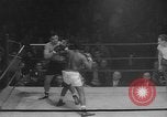 Standbild goldene Handschuhe New York City USA, 1960, aus Sekunde 49 historischem Filmmaterial Videoclip 65675055687