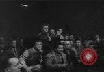 Standbild goldene Handschuhe New York City USA, 1960, aus Sekunde 60 historischem Filmmaterial Videoclip 65675055687