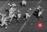 Standbild Fußballspiel New Haven Connecticut USA, 1960, aus Sekunde 9 historischem Filmmaterial Videoclip 65675055693