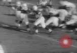 Standbild Fußballspiel New Haven Connecticut USA, 1960, aus Sekunde 21 historischem Filmmaterial Videoclip 65675055693
