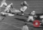 Standbild Fußballspiel New Haven Connecticut USA, 1960, aus Sekunde 23 historischem Filmmaterial Videoclip 65675055693