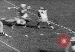 Standbild Fußballspiel New Haven Connecticut USA, 1960, aus Sekunde 34 historischem Filmmaterial Videoclip 65675055693