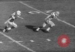 Standbild Fußballspiel New Haven Connecticut USA, 1960, aus Sekunde 35 historischem Filmmaterial Videoclip 65675055693