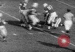 Standbild Fußballspiel New Haven Connecticut USA, 1960, aus Sekunde 38 historischem Filmmaterial Videoclip 65675055693
