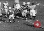Standbild Fußballspiel New Haven Connecticut USA, 1960, aus Sekunde 39 historischem Filmmaterial Videoclip 65675055693