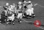 Standbild Fußballspiel New Haven Connecticut USA, 1960, aus Sekunde 40 historischem Filmmaterial Videoclip 65675055693