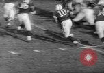 Standbild Fußballspiel New Haven Connecticut USA, 1960, aus Sekunde 42 historischem Filmmaterial Videoclip 65675055693