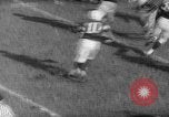 Standbild Fußballspiel New Haven Connecticut USA, 1960, aus Sekunde 43 historischem Filmmaterial Videoclip 65675055693