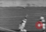 Standbild Fußballspiel New Haven Connecticut USA, 1960, aus Sekunde 45 historischem Filmmaterial Videoclip 65675055693