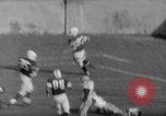 Standbild Fußballspiel New Haven Connecticut USA, 1960, aus Sekunde 47 historischem Filmmaterial Videoclip 65675055693