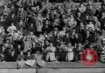 Standbild Fußballspiel New Haven Connecticut USA, 1960, aus Sekunde 48 historischem Filmmaterial Videoclip 65675055693