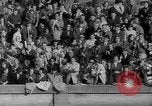 Standbild Fußballspiel New Haven Connecticut USA, 1960, aus Sekunde 50 historischem Filmmaterial Videoclip 65675055693